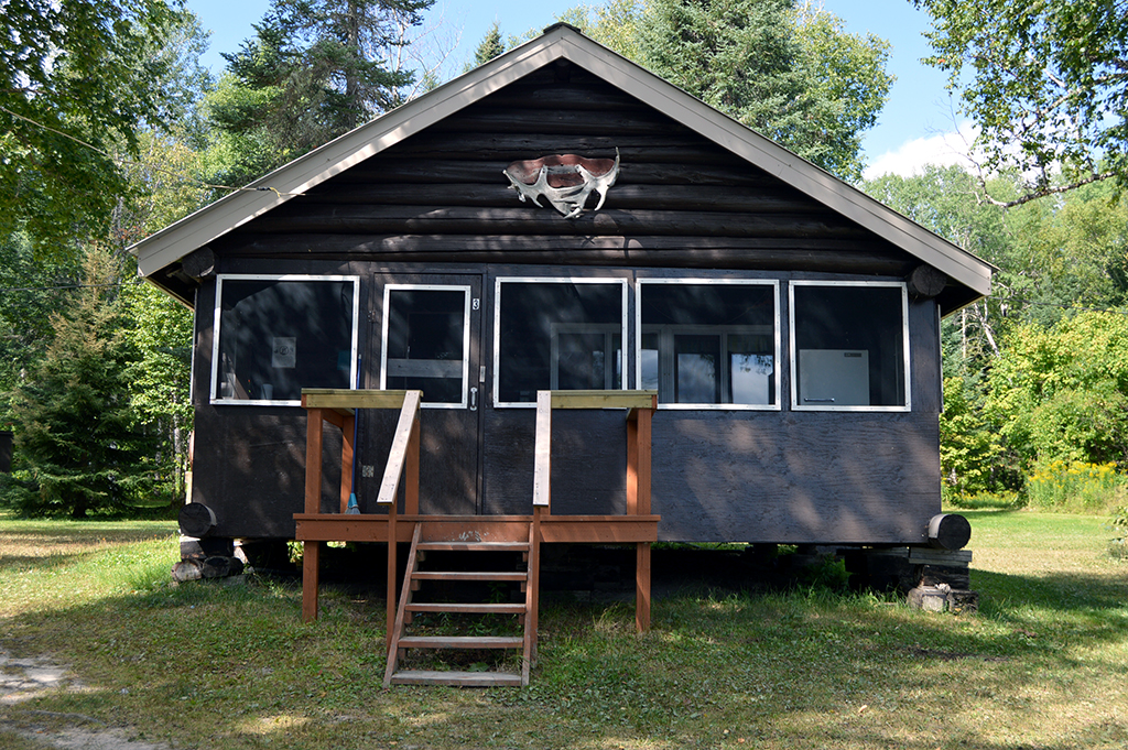 Ghost River Lodges - Sturgeon River Cabin 3