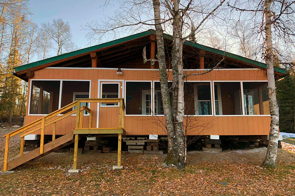 Ghost River Lodges - Outpost Fred's Front